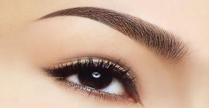Có nên phun mí mắt tự nhiên?