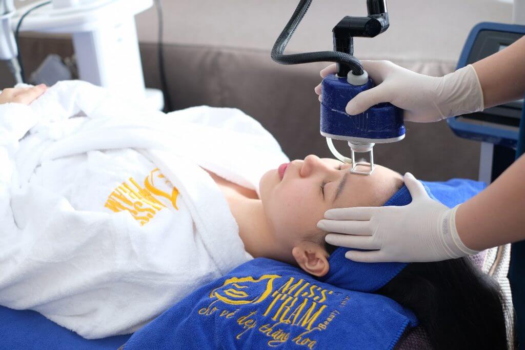 Safe and effective acne treatment at Miss Tram