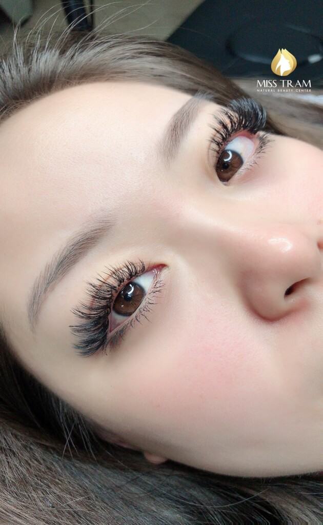 How long do eyelash extensions last?