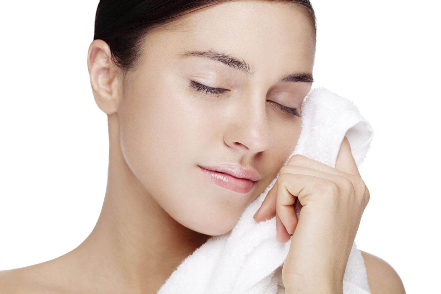 How to take care of dry and sensitive skin safely