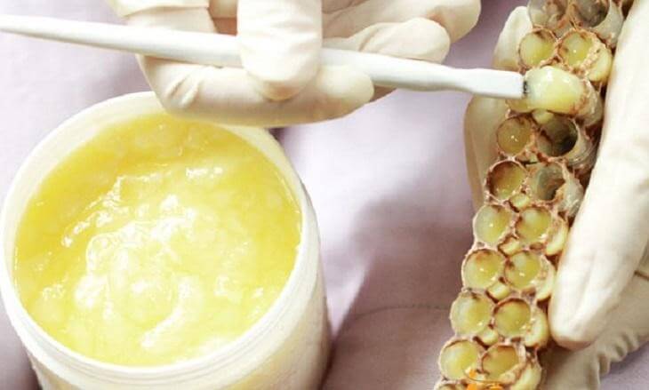 sữa ong chúa – nguyên liệu hữu hiệu giúp làm đẹp da