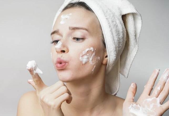 Dry Skin How To Wash Your Face For Good Skin Care? Delighted