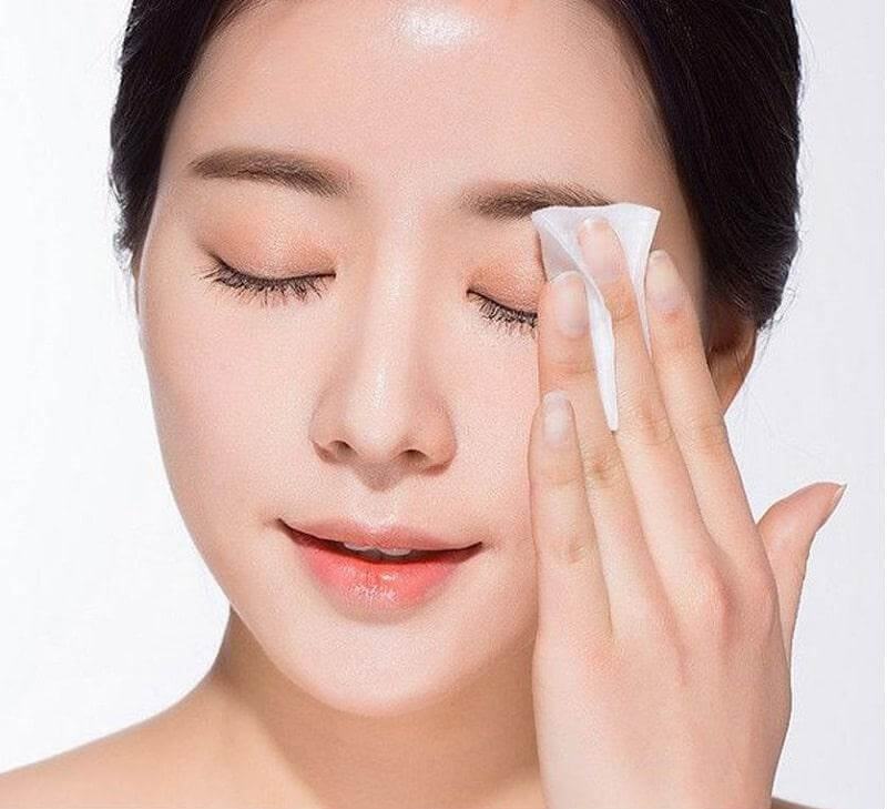 Steps to remove makeup for dry skin