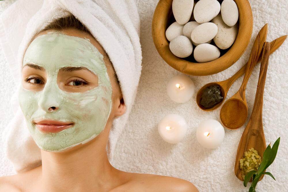 Use a moisturizing mask for dry skin