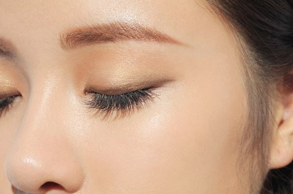 How to take care of eyelashes from nature