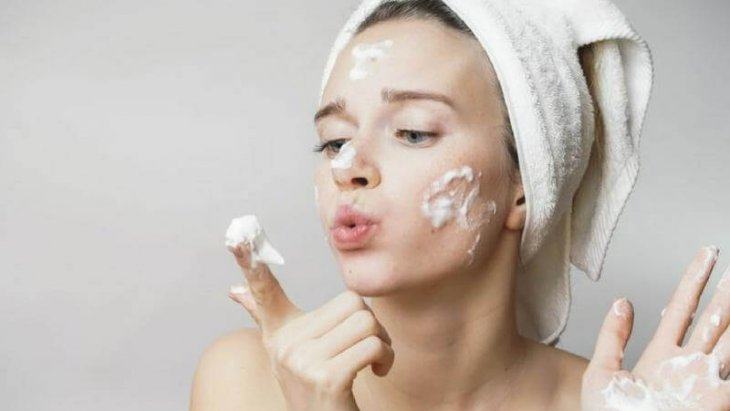 Những Mẹo Chăm Sóc Da Vào Ban Đêm Tạo Nên Sự Khác Biệt Lớn