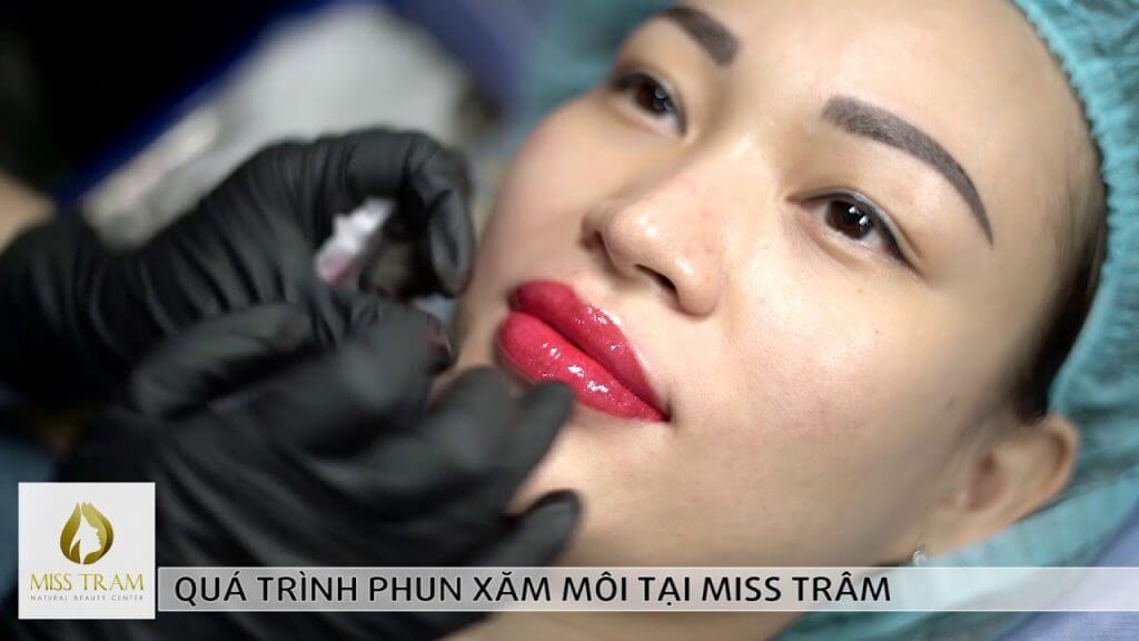 mẹo phun môi đẹp tự nhiên