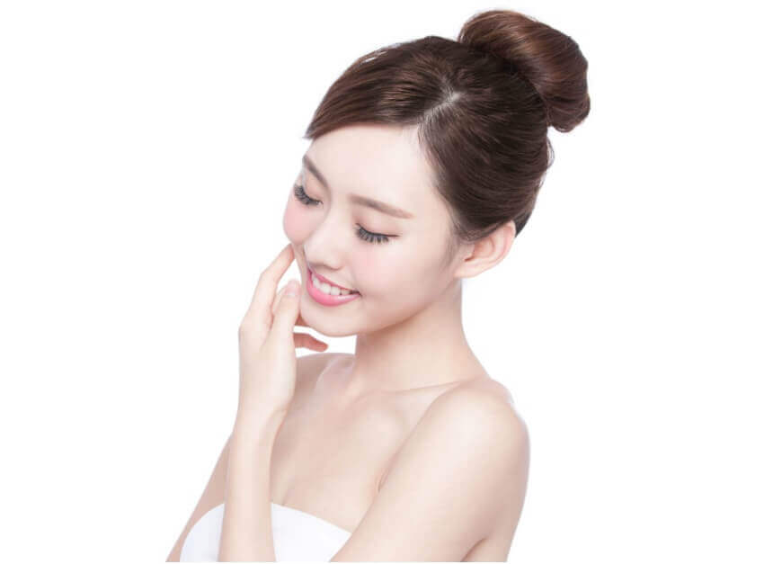 skin whitening helps to fight skin aging safely