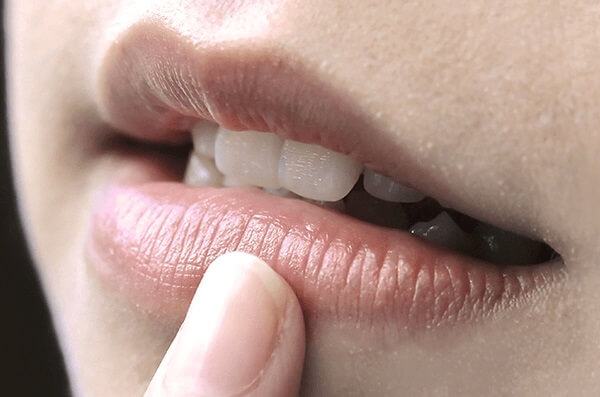 Check Out Common Signs of Failure of Lip Spray