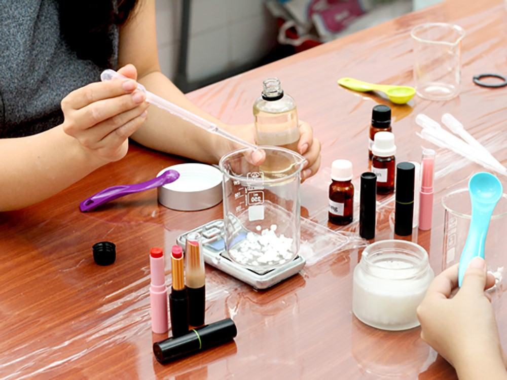The Ingredients In Cosmetics That Cause Acne Details