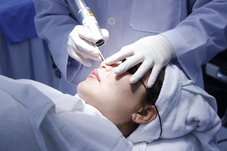 Instructions on How to Take Care of Your Skin After the Revealed Laser Treatment