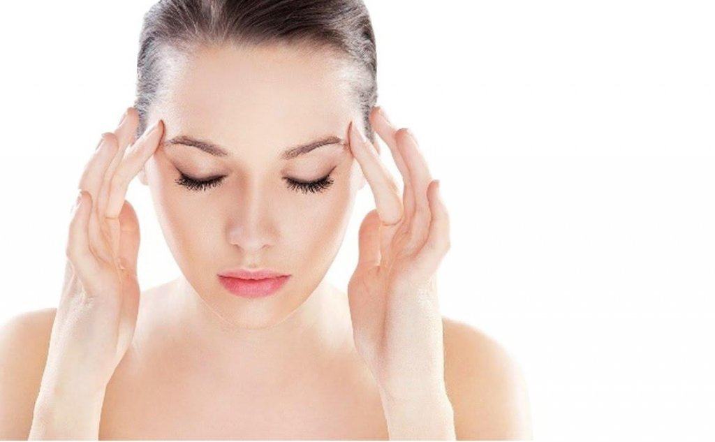 Massage helps to cure droopy eyelids effectively