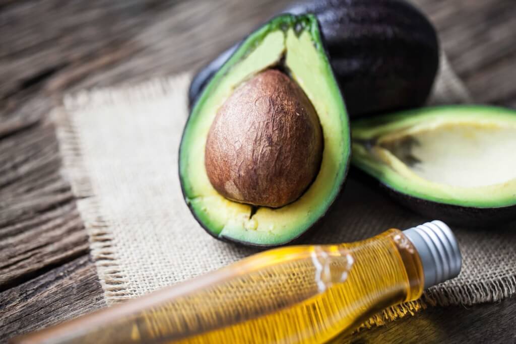 Avocado and olive oil lip mask recipe