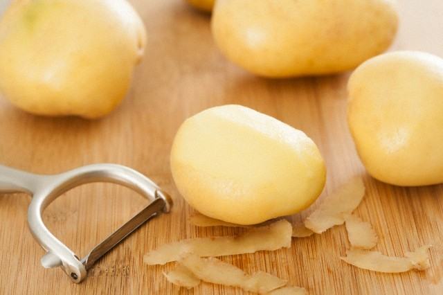 cách làm kem khoai tây trị đốm đen và mụn