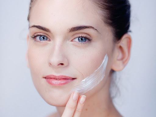 Use moisturizing cream skin care secrets for effective office people