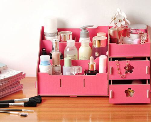 How to store cosmetics in the summer?