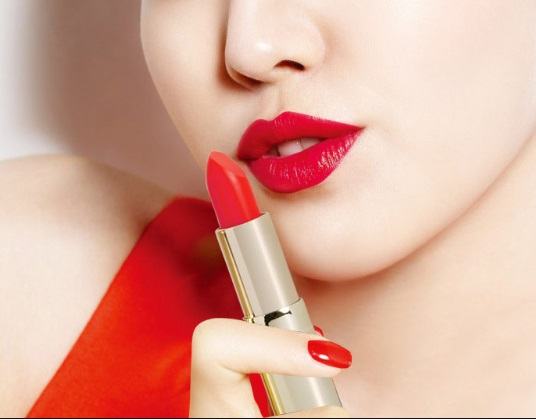 How to use beautiful red lipstick