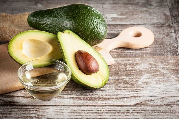 Avocado and coconut oil mask for acne