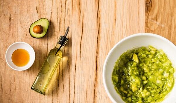 Uses of avocado + olive oil mask
