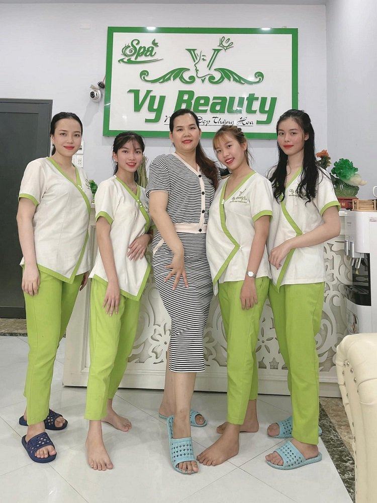 Hình ảnh đội ngũ nhân viên tại Vy Beauty Spa