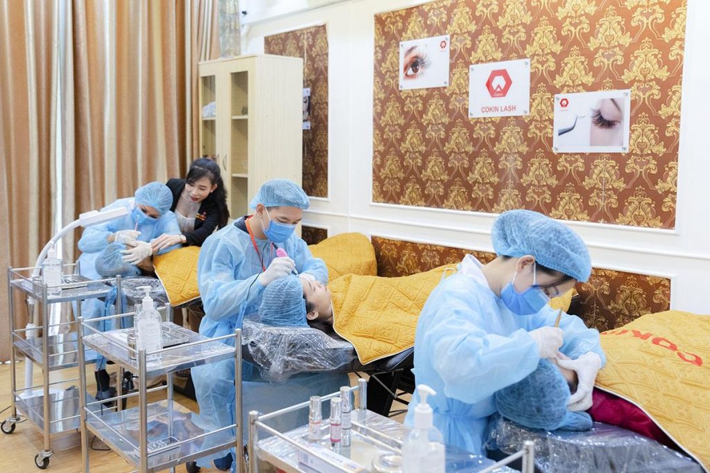 Spa Quốc Tế Cokin Quận 7: Dịch vụ điêu khắc mày được review, đánh giá tốt